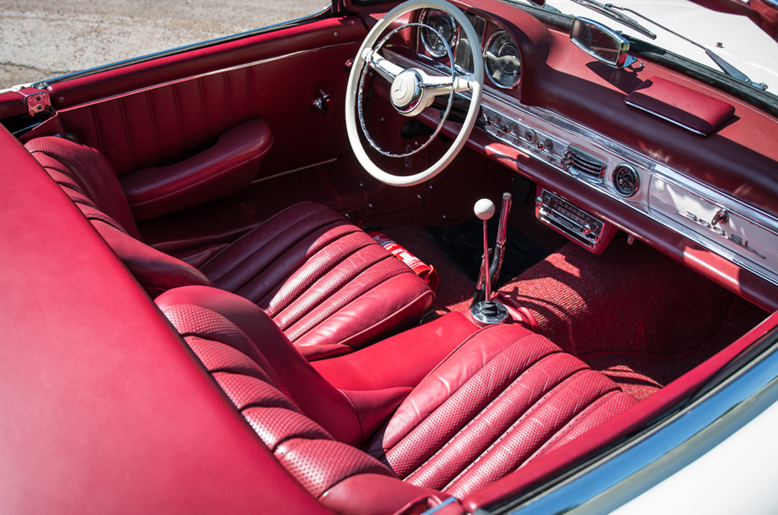 300SL Roadster revealed as the first entry to the Silverstone Classic Sale – Classic & Sports Car