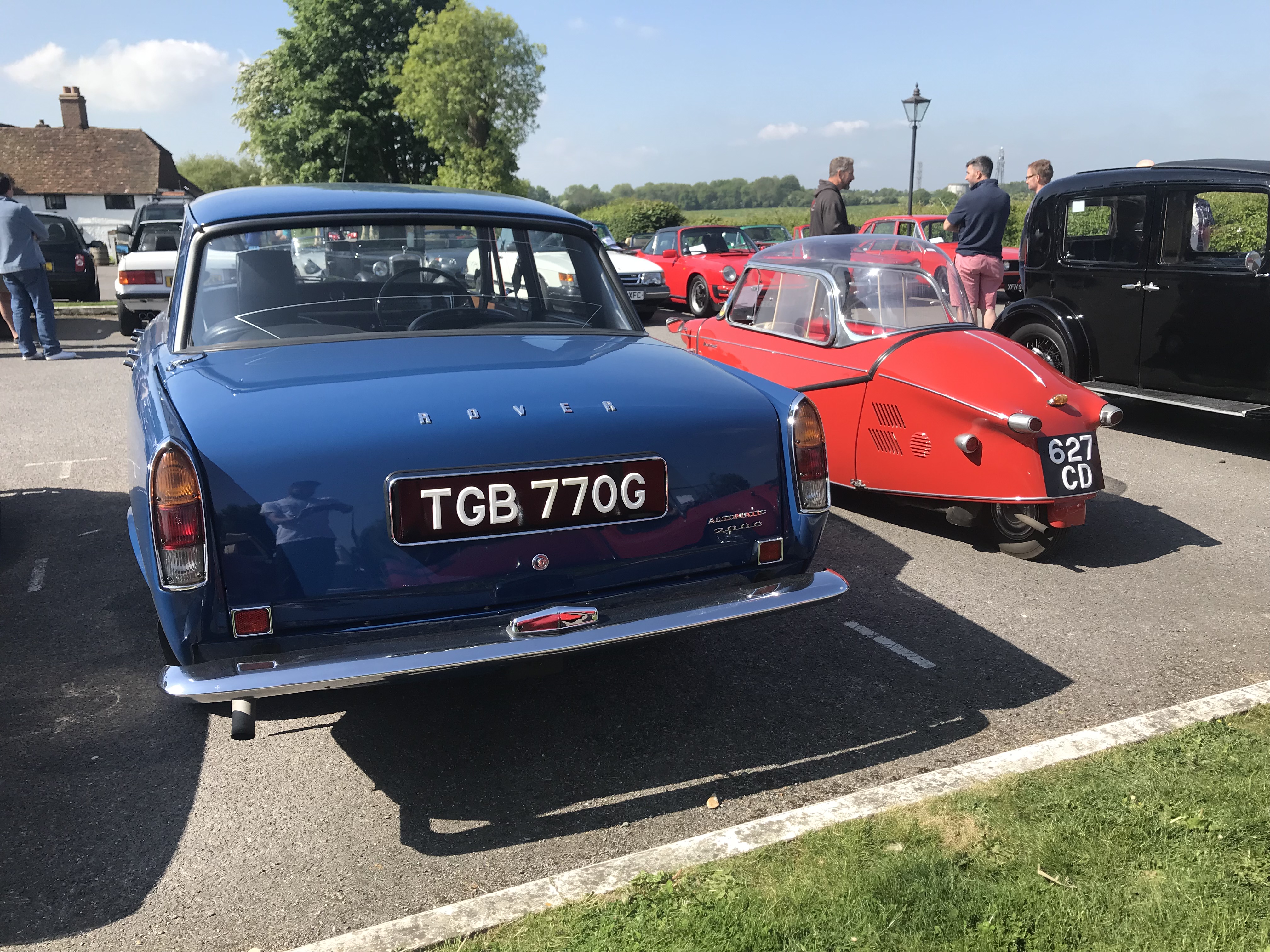 Dozens of classics scale Botley Hill – Classic & Sports Car