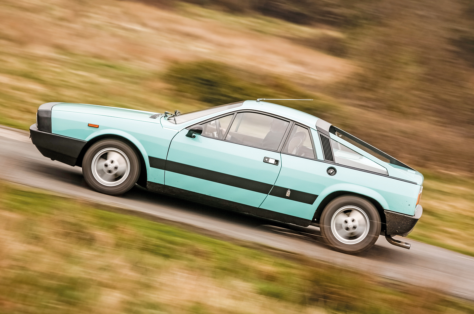 Classic & Sports Car – Fiat X1/9 vs Lancia Beta Monte-Carlo