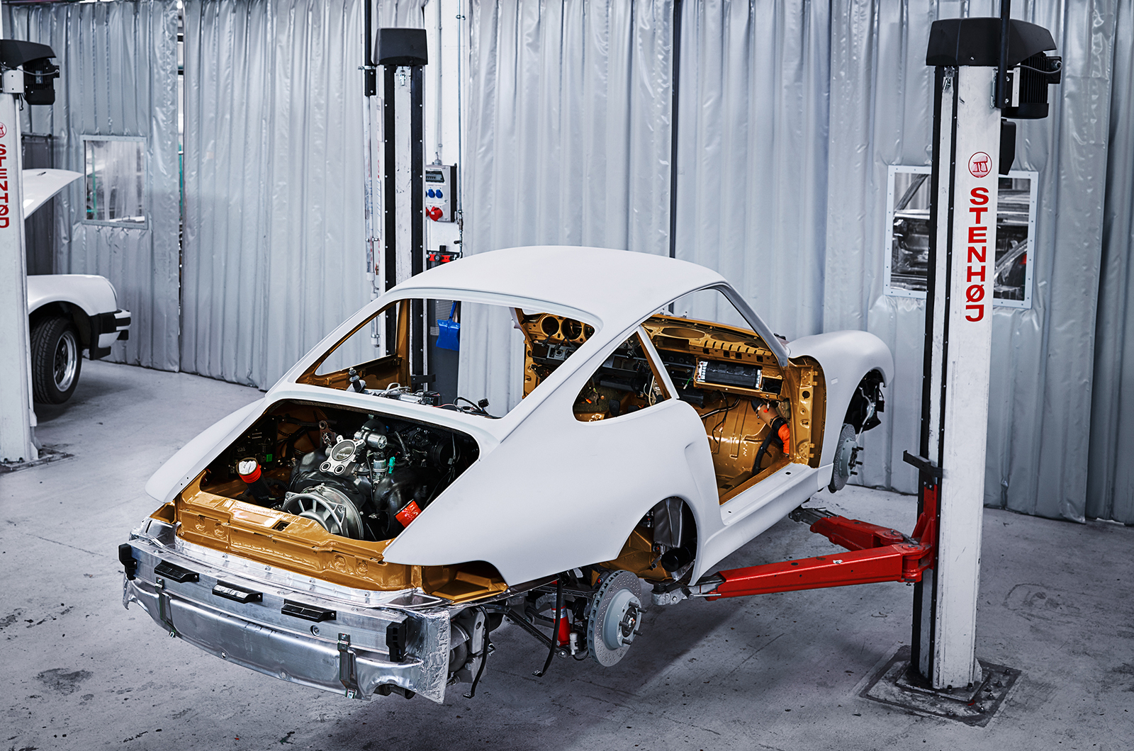Classic & Sports Car – Porsche builds final 993 turbo