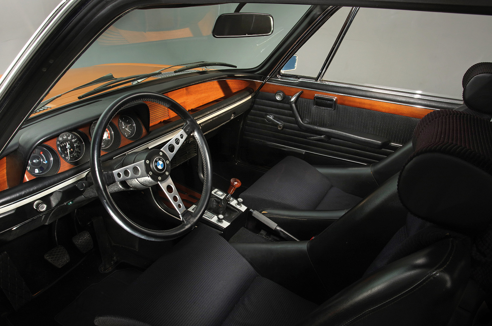 Classic & Sports Car – BMW E9: the birth of an icon