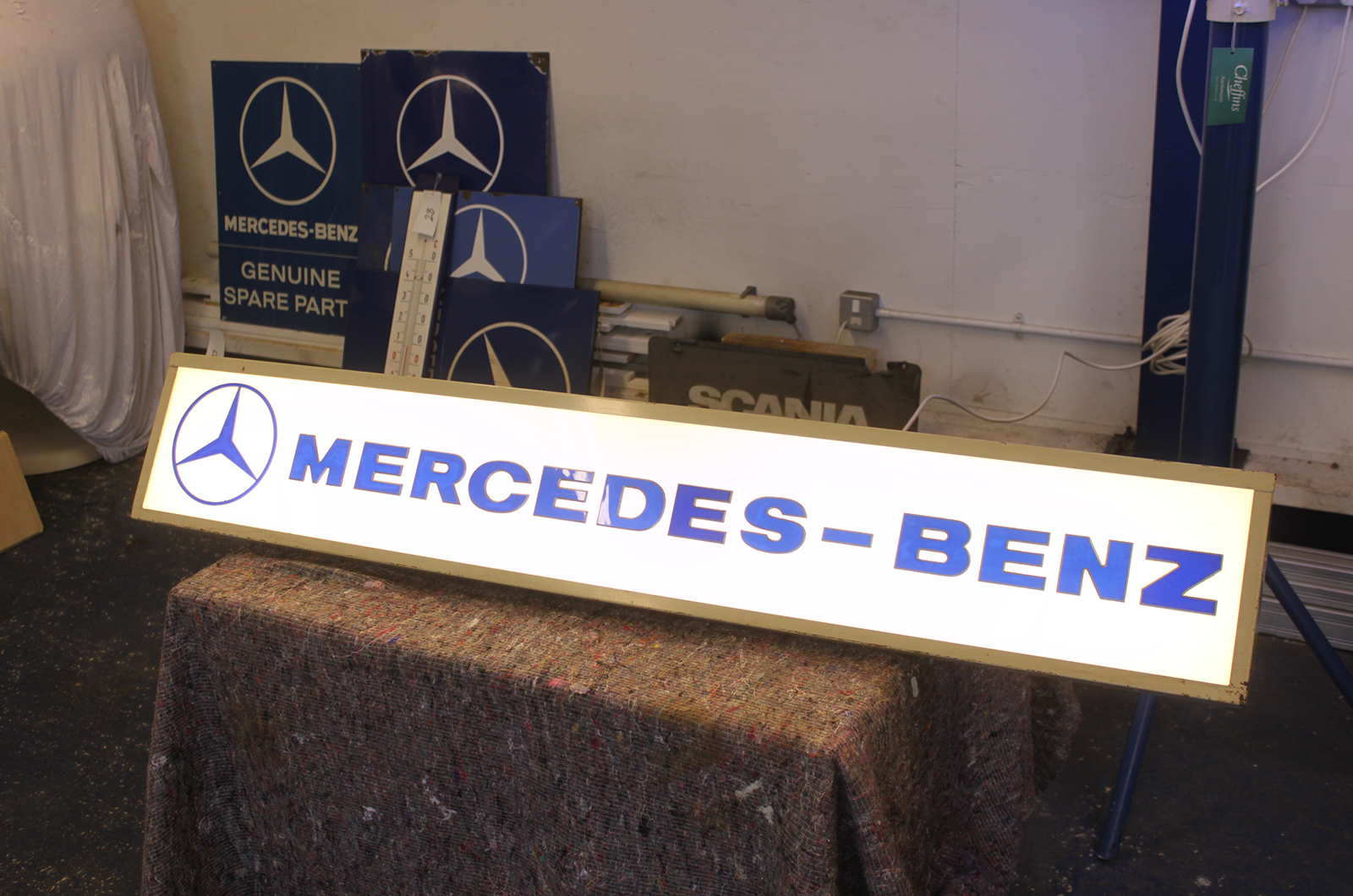 Classic & Sports Car – This is the Mercedes automobilia sale of your dreams