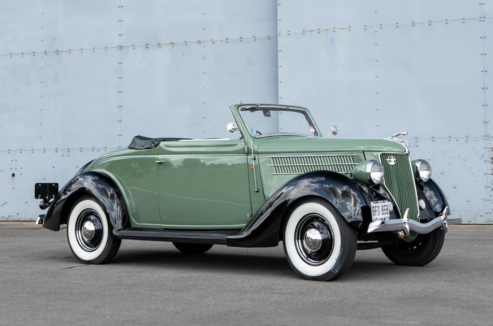 Classic & Sports Car – Cossie and Landie lead first Bonhams MPH auction
