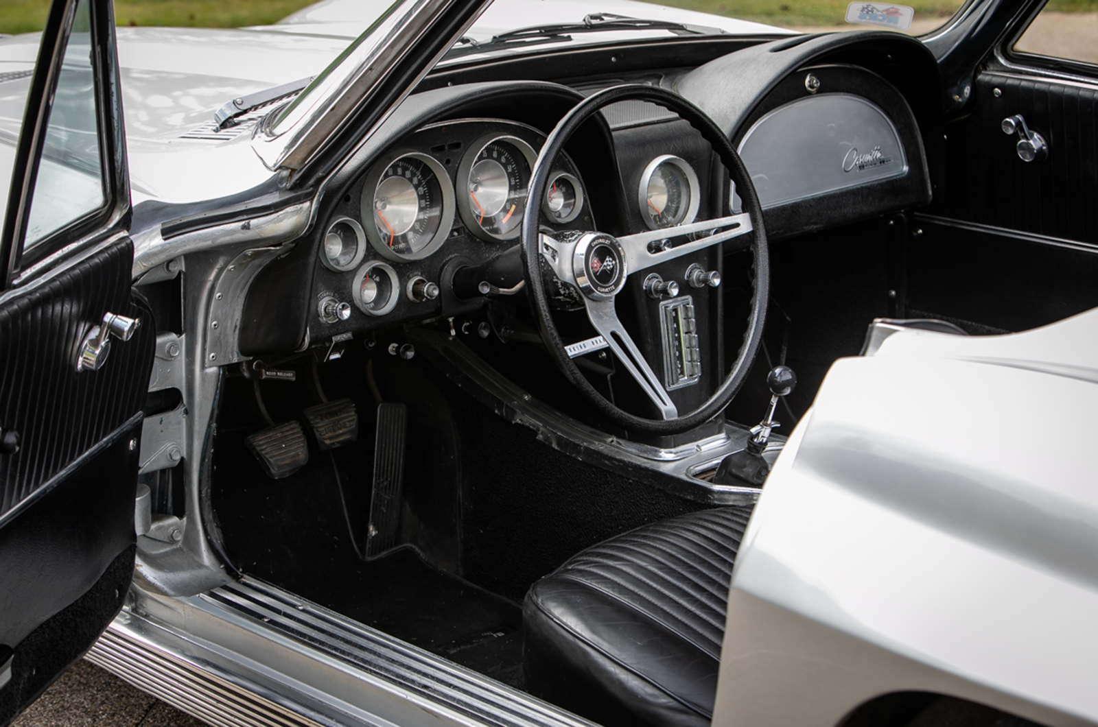 Classic & Sports Car – Lulu and Sir Cliff’s classics headline NEC show auction