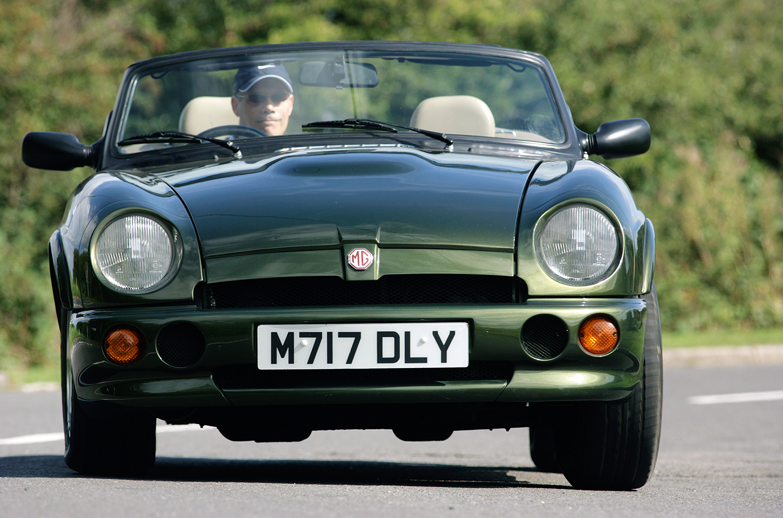 Classic & Sports Car – Buyer’s guide: MG RV8