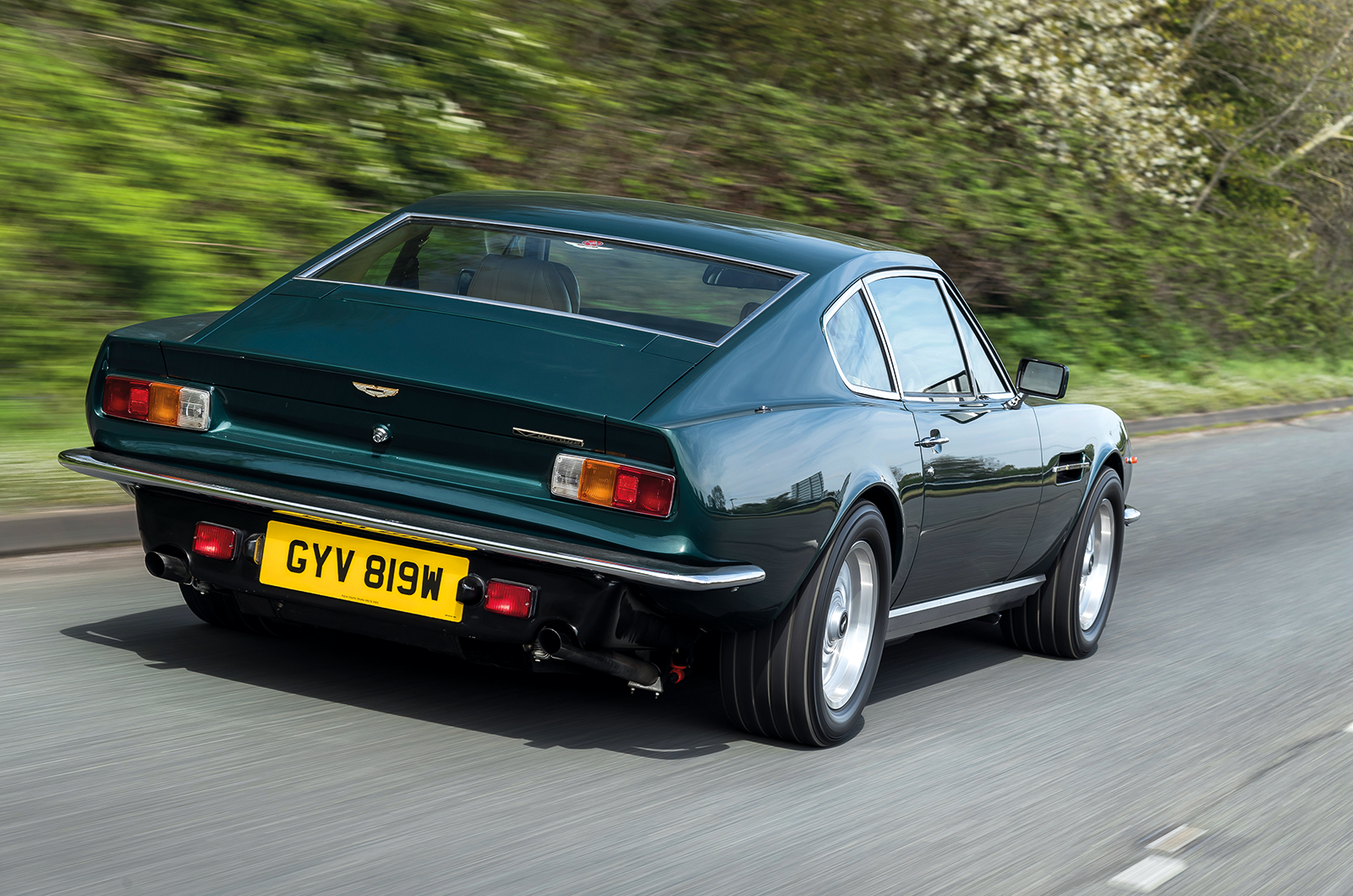 Classic & Sports Car – Advantage Aston Martin: driving the V8 Vantage