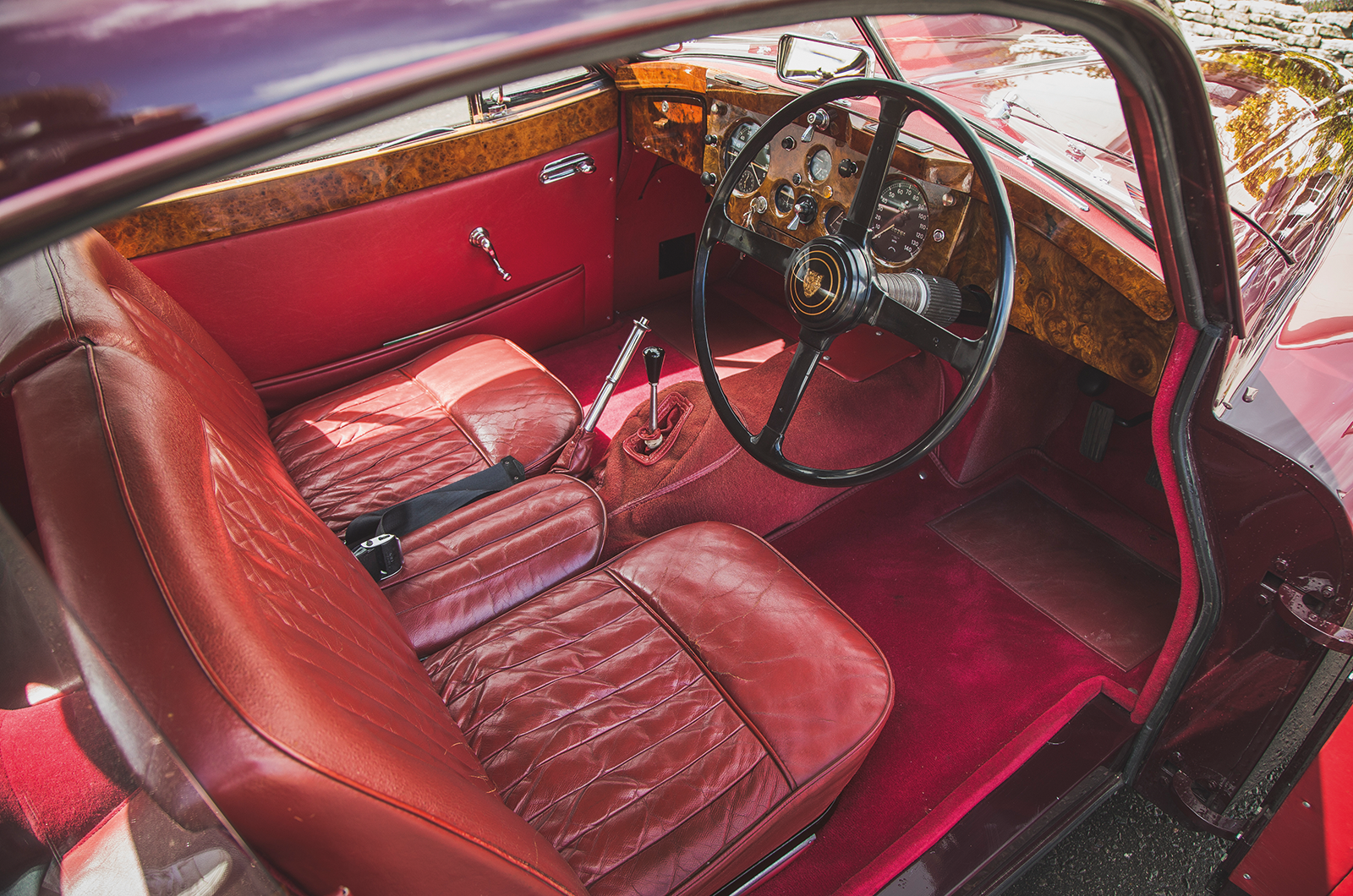 Classic & Sports Car – Restoring grandad’s Jaguar XK140