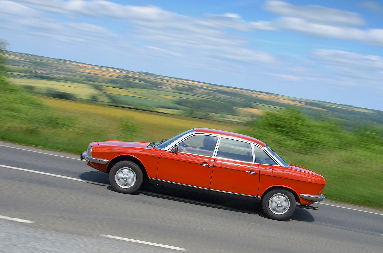 Classic & Sports Car – Dream drives: B4425, Burford