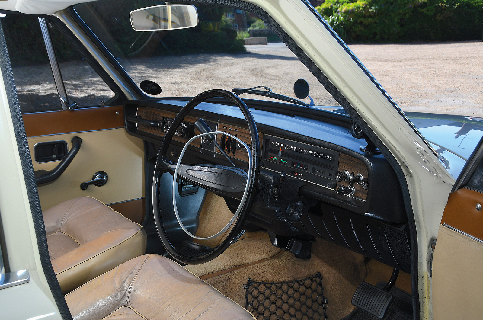 Classic & Sports Car – Guilty pleasures: Volvo 164