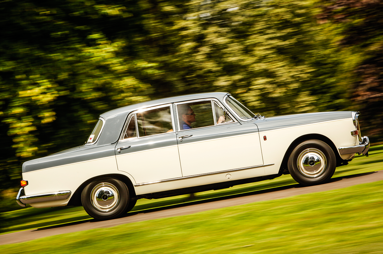 Classic & Sports Car - Humber Imperial vs Vanden Plas Princess 4 Litre R: to the manor borne