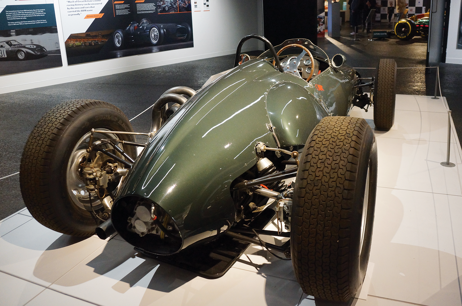 Classic & Sports Car – Classic shrine: Silverstone Interactive Museum