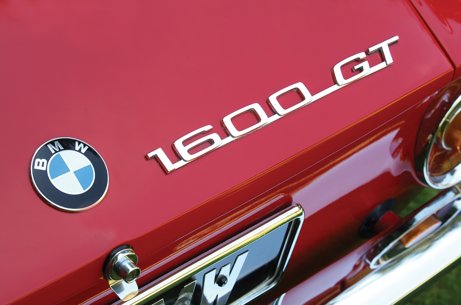 Glas 2600 V8 vs BMW-Glas 1600 GT: Frua's German oddities