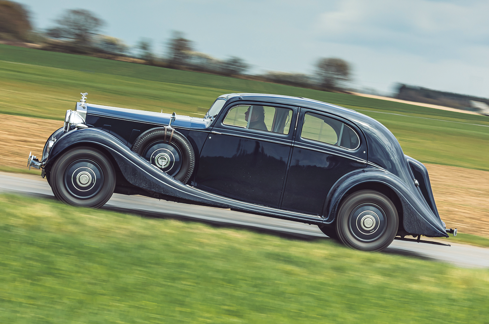 Classic & Sports Car – Rolls-Royce Phantom III: excellence at all costs