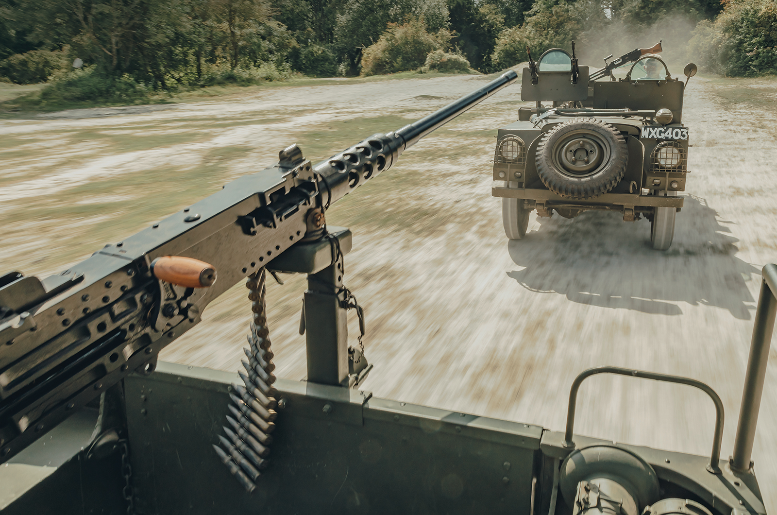 Classic & Sports Car – SAS Land-Rover vs Belgian Army Minerva: locked and loaded