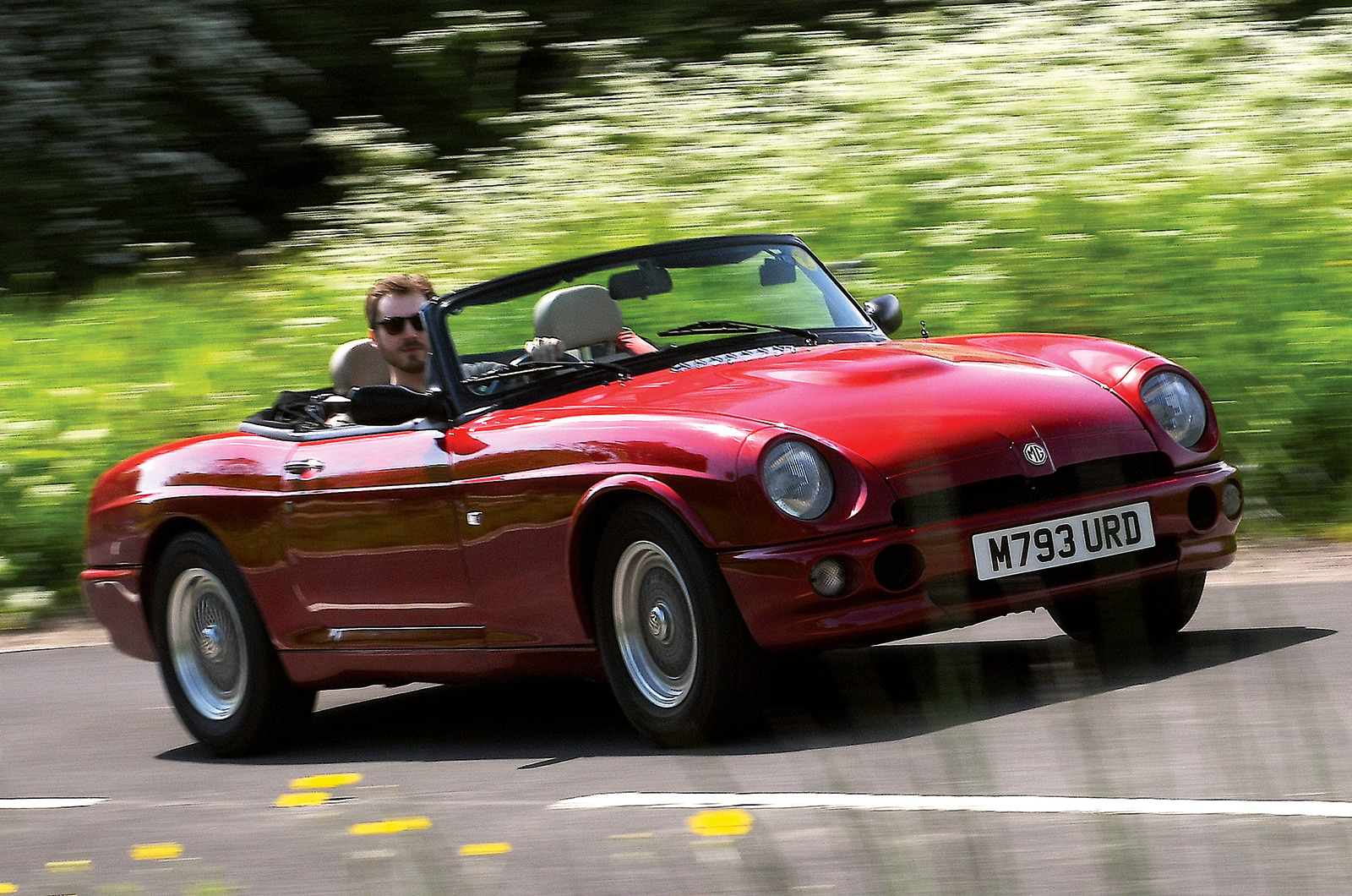 Classic & Sports Car – MG RV8 vs TVR Griffith vs Marcos Mantara: power to the people