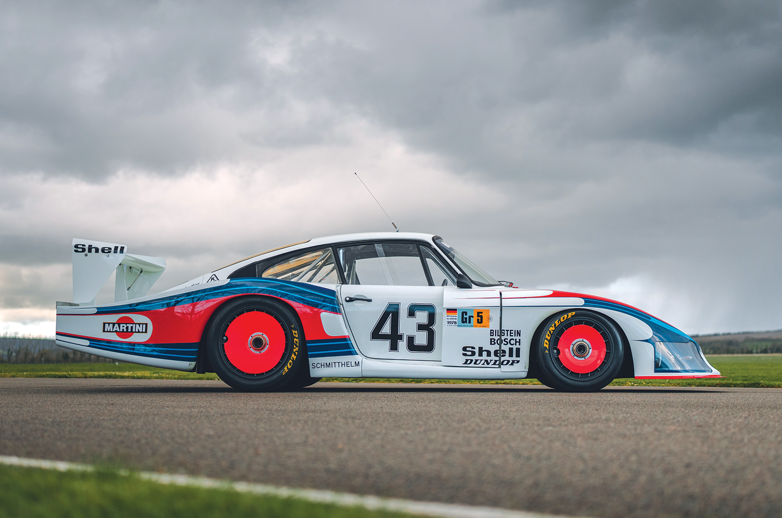 Classic & Sports Car – Porsche 911 turbo racers: blown away