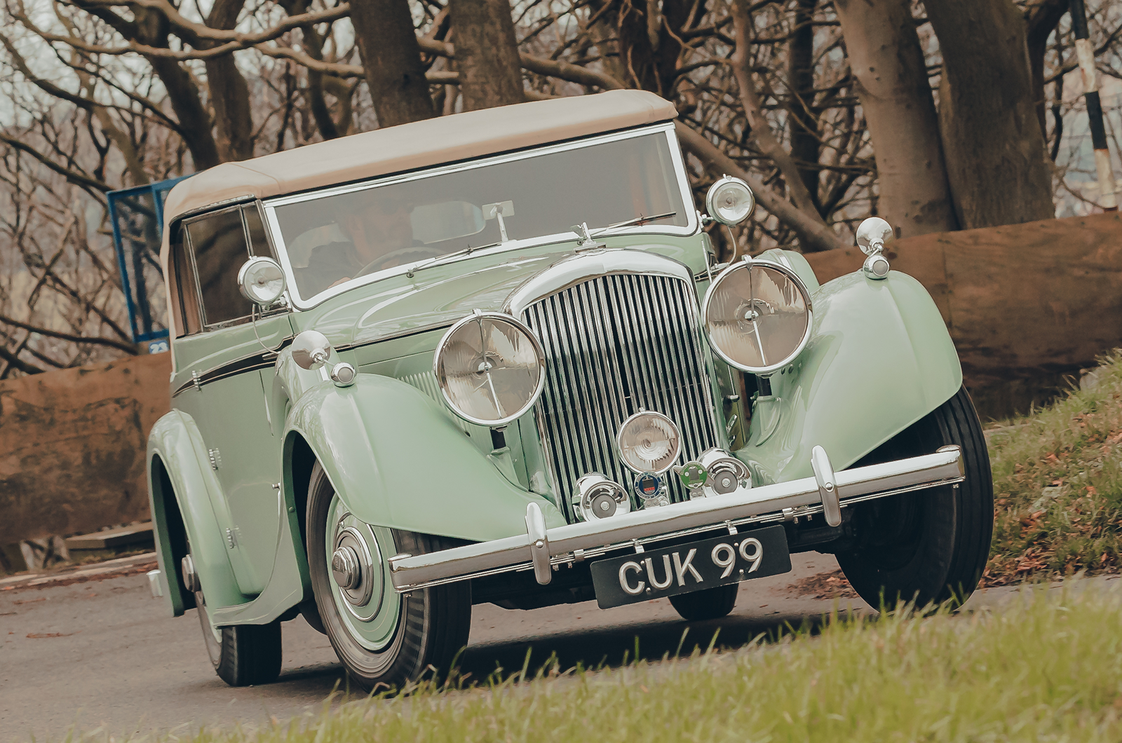 Classic & Sports Car – Bentley 4¼-litre Vanden Plas: national velvet