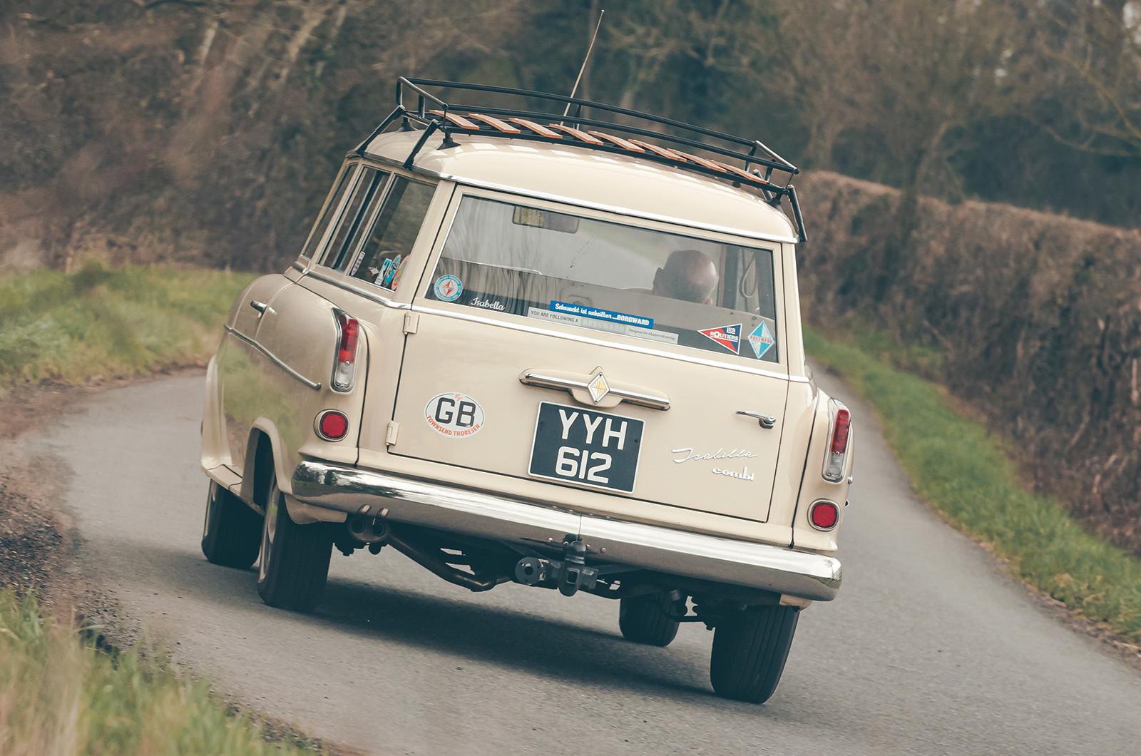 Classic & Sports Car – Morris Oxford Traveller vs Borgward Isabella Combi: practically perfect?