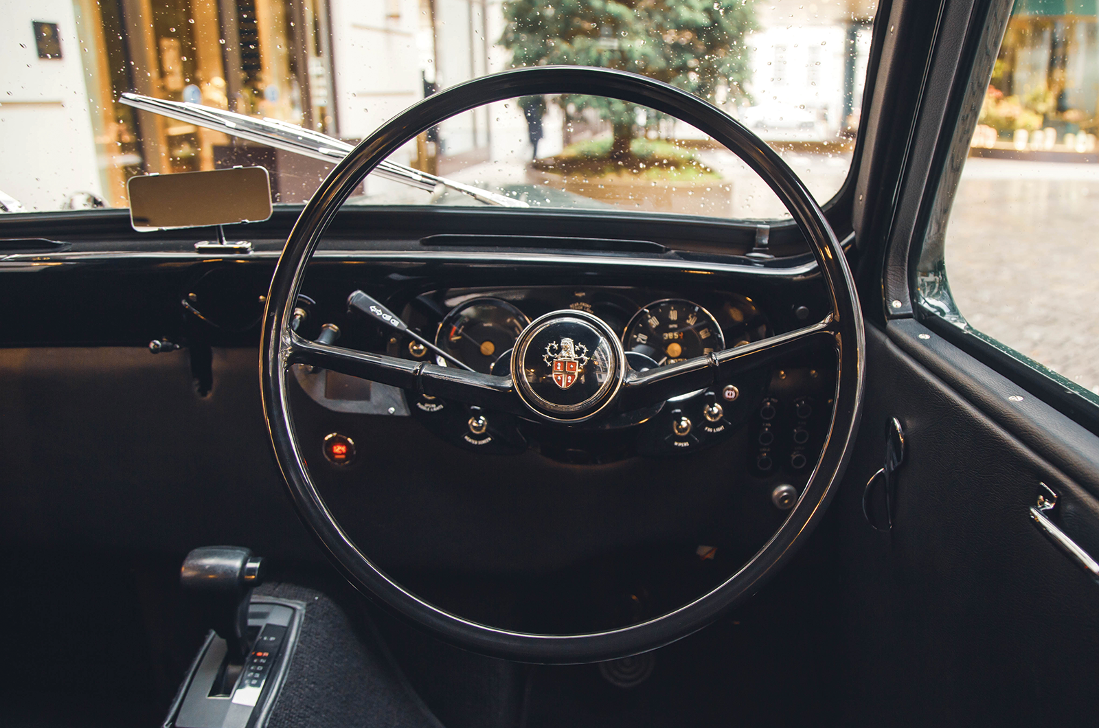 Classic & Sports Car – Austin FX4 Brougham Sedanca: a millionaire’s London taxi