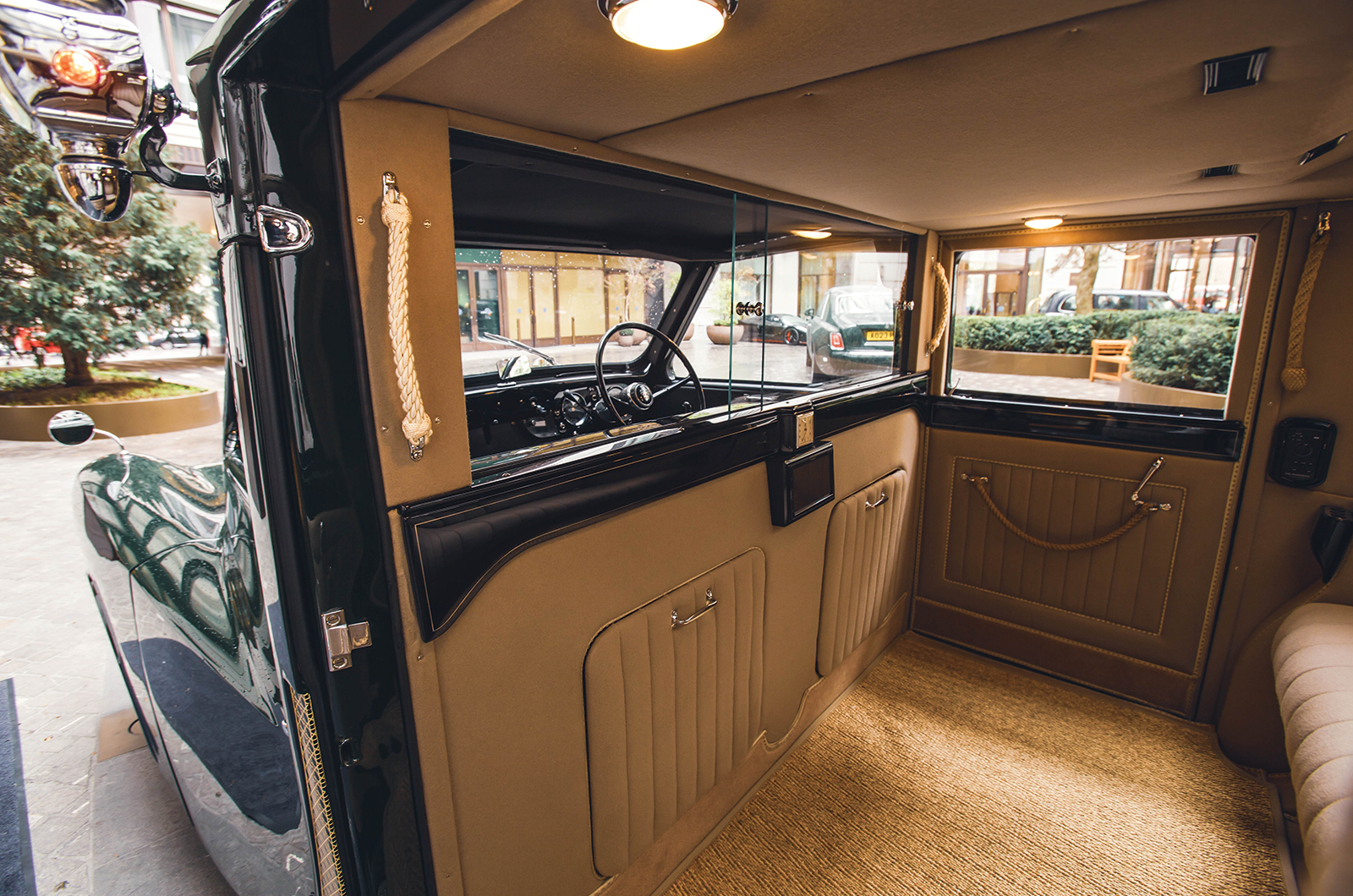 Classic & Sports Car – Austin FX4 Brougham Sedanca: a millionaire’s London taxi