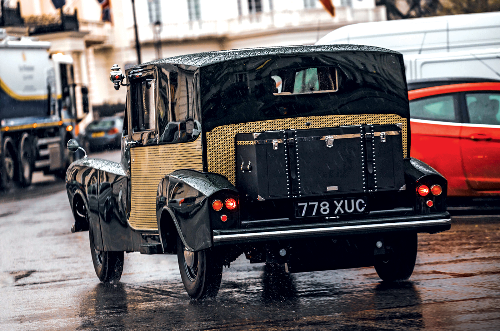 Classic & Sports Car – Austin FX4 Brougham Sedanca: a millionaire’s London taxi