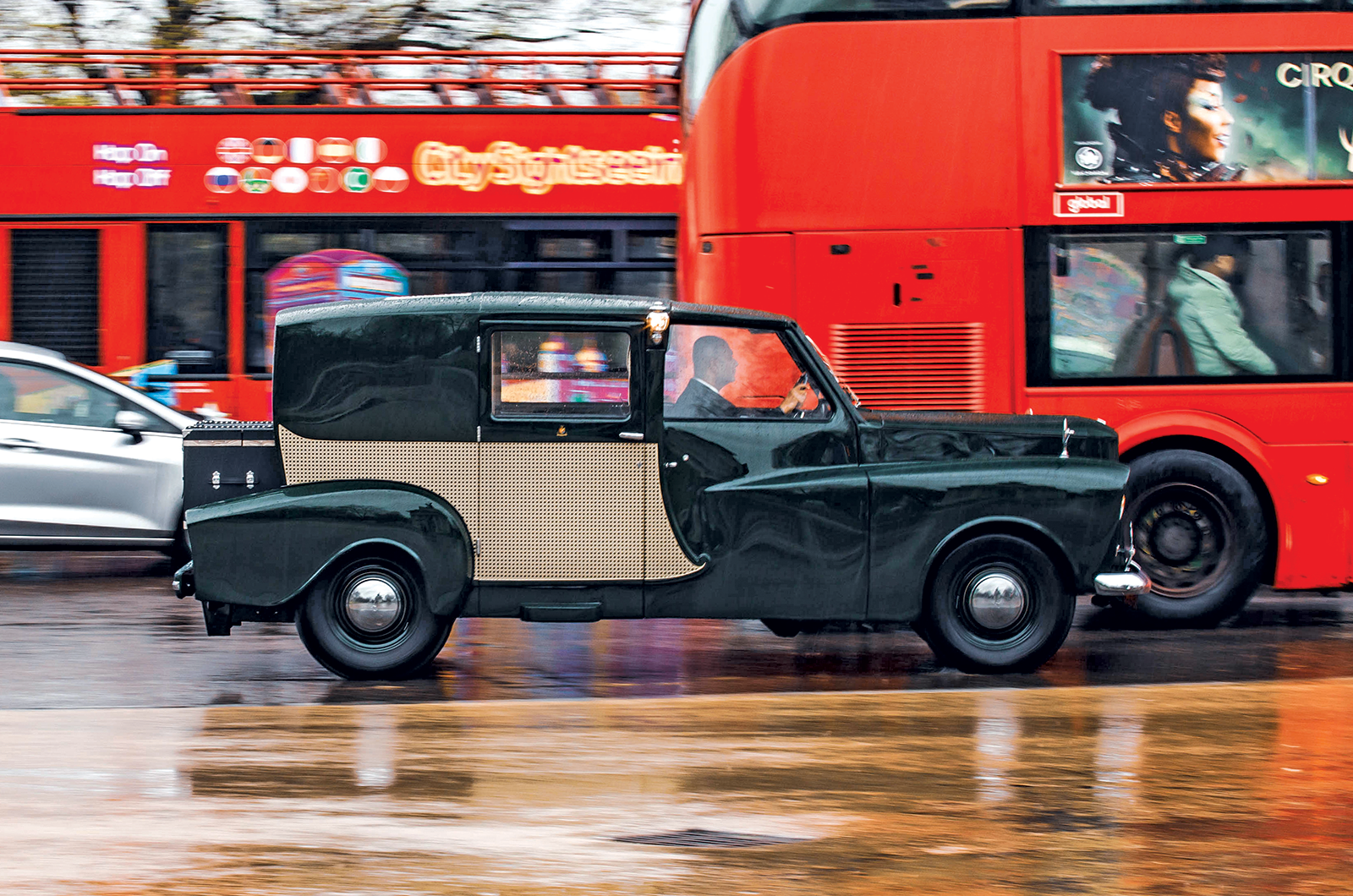 Classic & Sports Car – Austin FX4 Brougham Sedanca: a millionaire’s London taxi