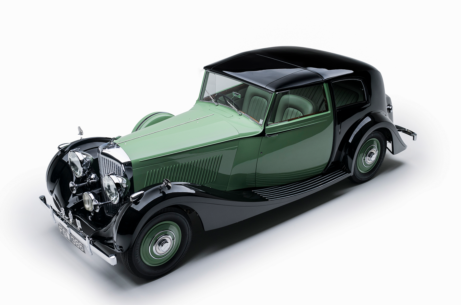 Classic-%26-Sports-Car-Best-of-British-at-CoE-03.png