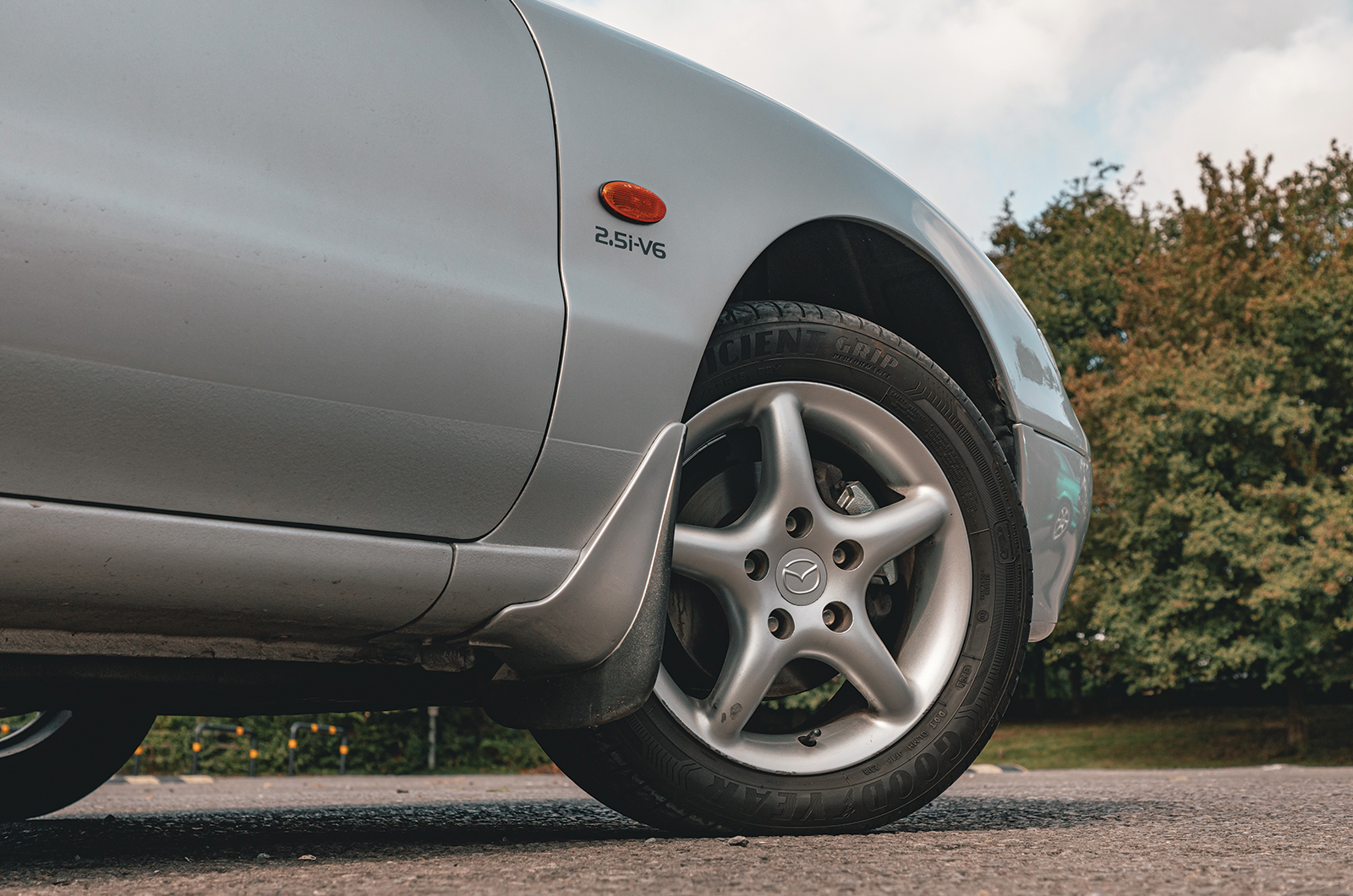 Classic & Sports Car – Toyota Celica GT vs Mazda MX-6 vs Rover 220 turbo: ’90s hits