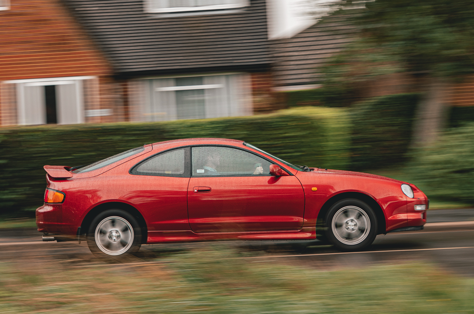 Classic & Sports Car – Toyota Celica GT vs Mazda MX-6 vs Rover 220 turbo: ’90s hits