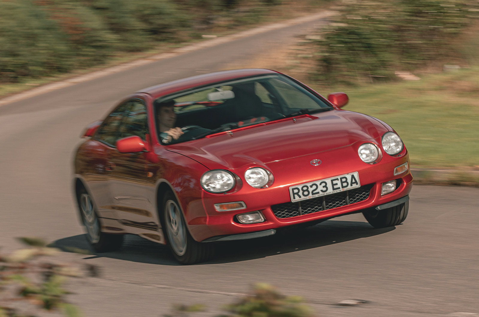 Classic & Sports Car – Toyota Celica GT vs Mazda MX-6 vs Rover 220 turbo: ’90s hits