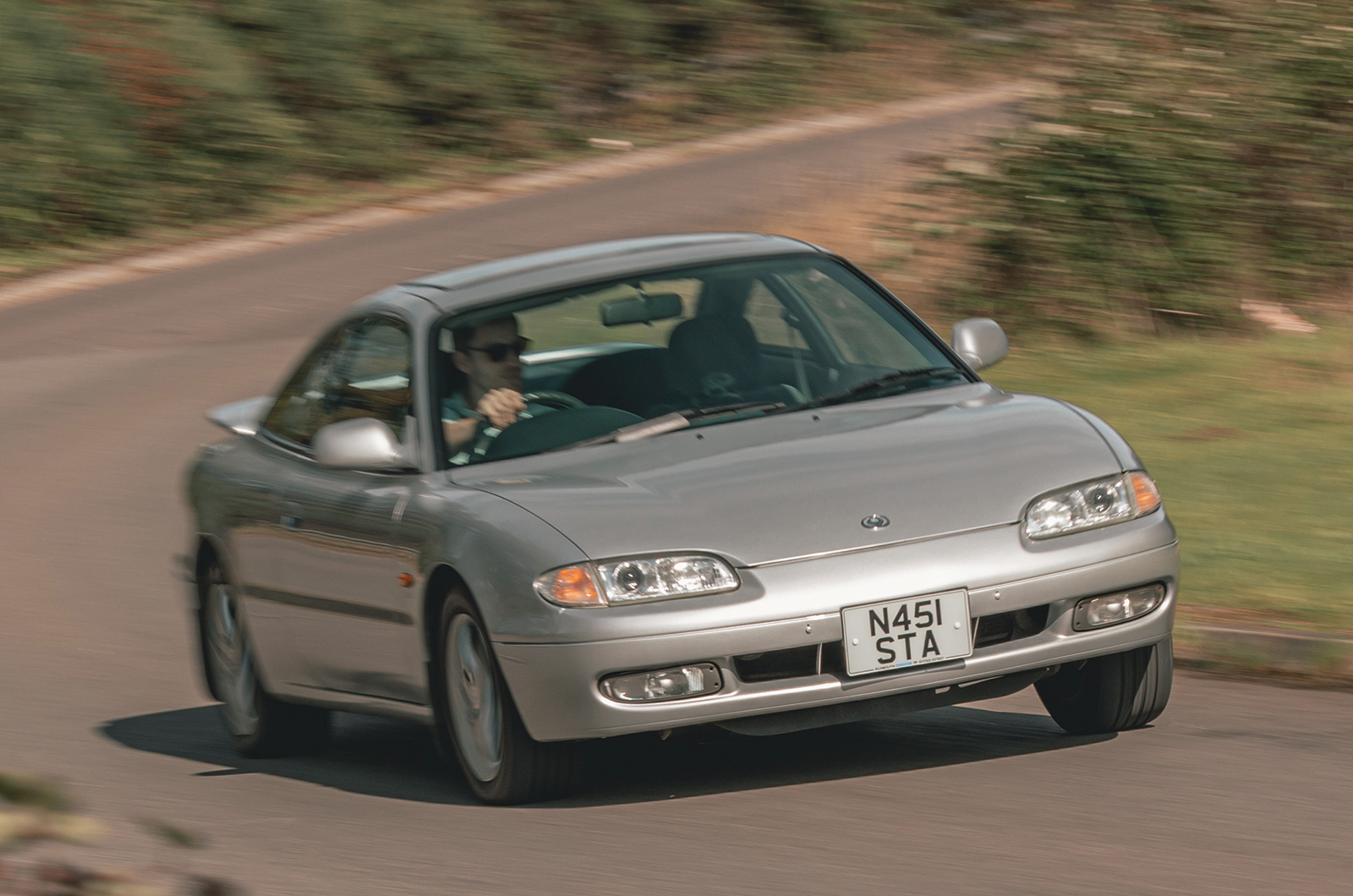 Classic & Sports Car – Toyota Celica GT vs Mazda MX-6 vs Rover 220 turbo: ’90s hits