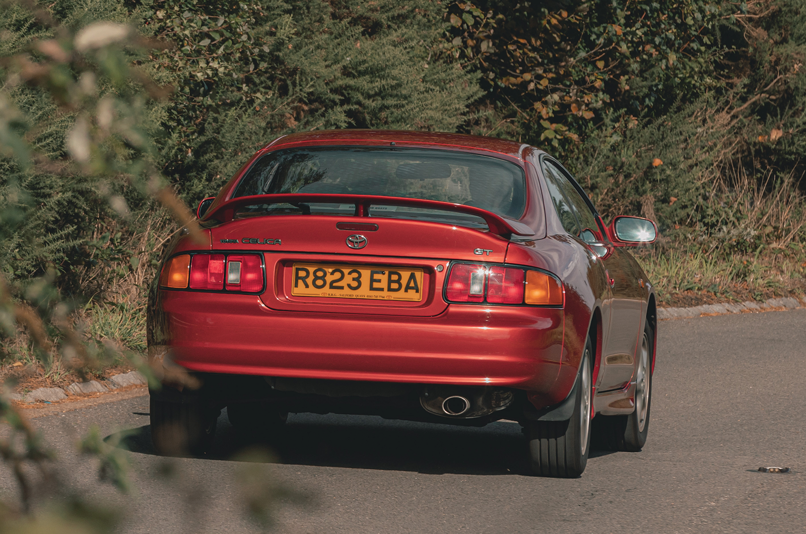 Classic & Sports Car – Toyota Celica GT vs Mazda MX-6 vs Rover 220 turbo: ’90s hits