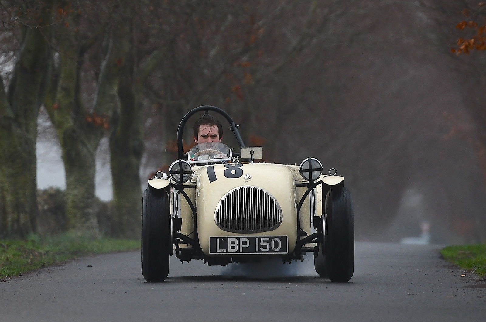 Classic & Sports Car – MG Gammon Special: smoking the competition