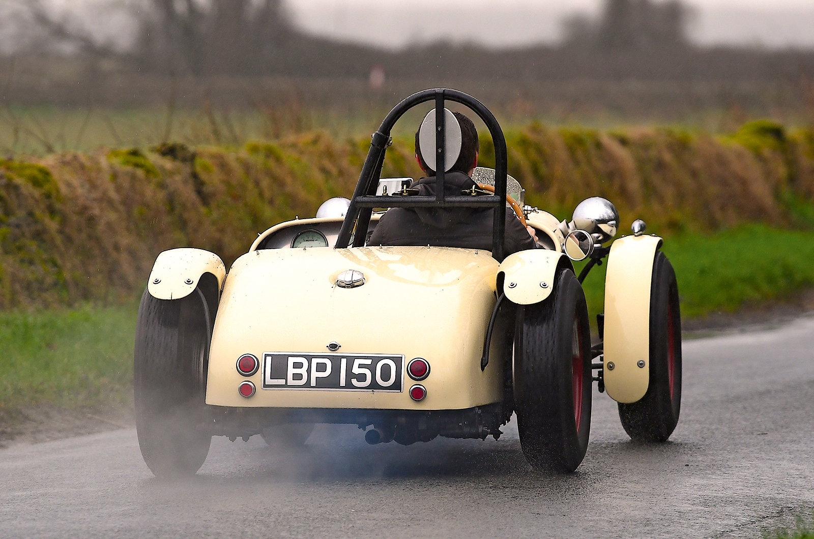 Classic & Sports Car – MG Gammon Special: smoking the competition