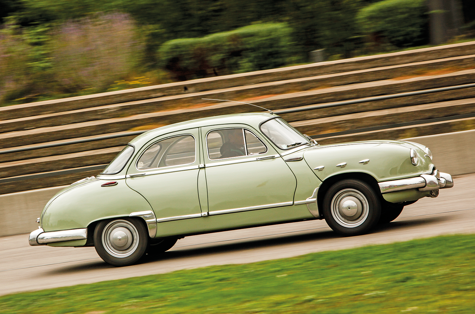 Classic & Sports Car – Panhard Dyna Z: flat-twin flyweight