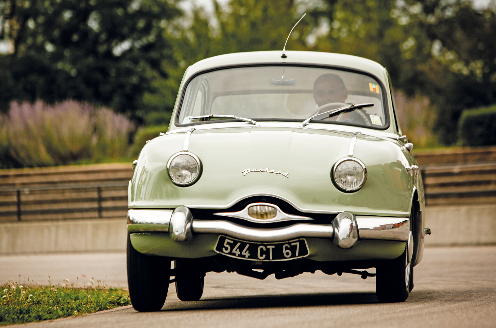 Classic & Sports Car – Panhard Dyna Z: flat-twin flyweight