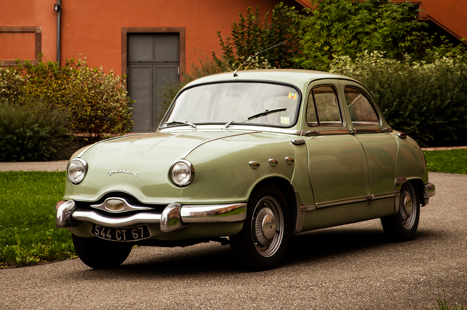 Classic & Sports Car – Panhard Dyna Z: flat-twin flyweight