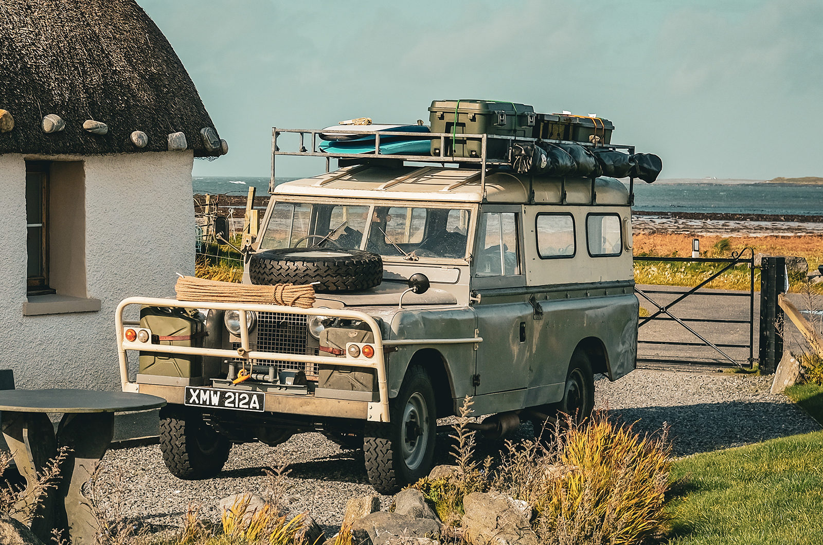 Classic & Sports Car – The Land-Rover that lapped Australia four times