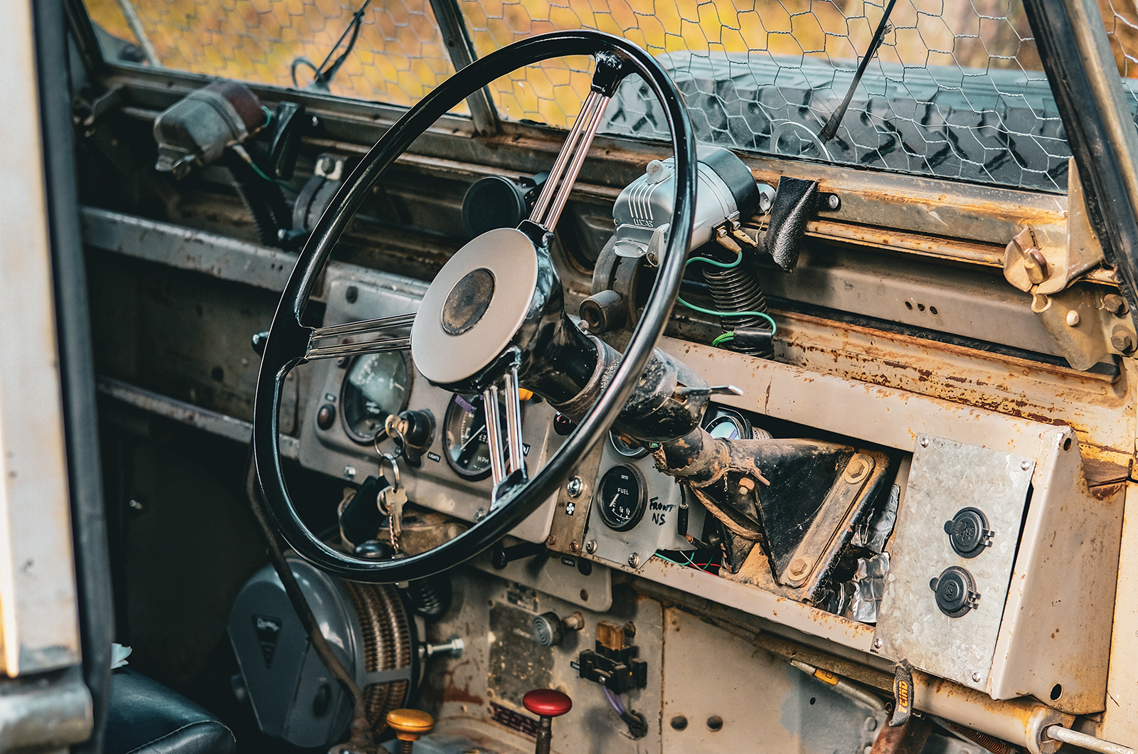 Classic & Sports Car – The Land-Rover that lapped Australia four times