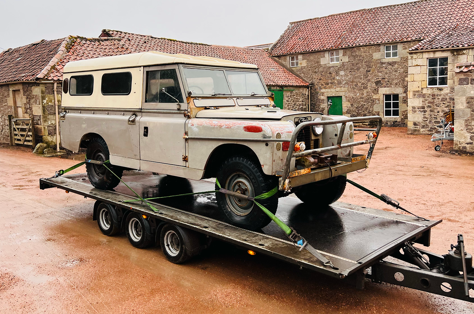 Classic & Sports Car – The Land-Rover that lapped Australia four times