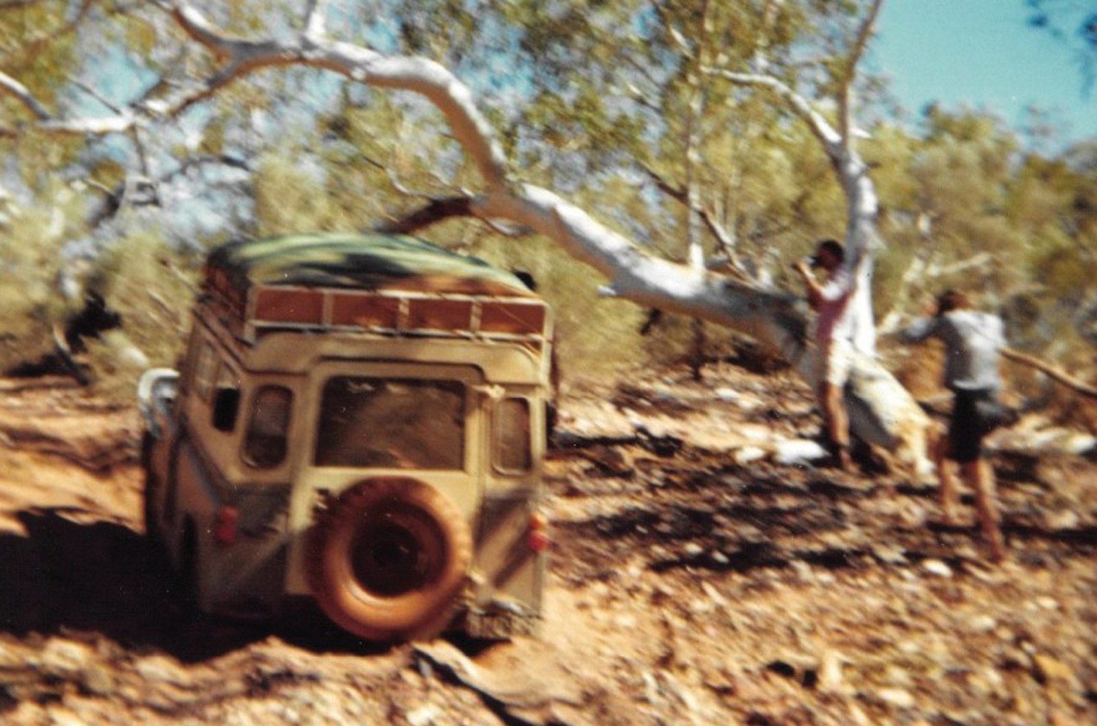 Classic & Sports Car – The Land-Rover that lapped Australia four times