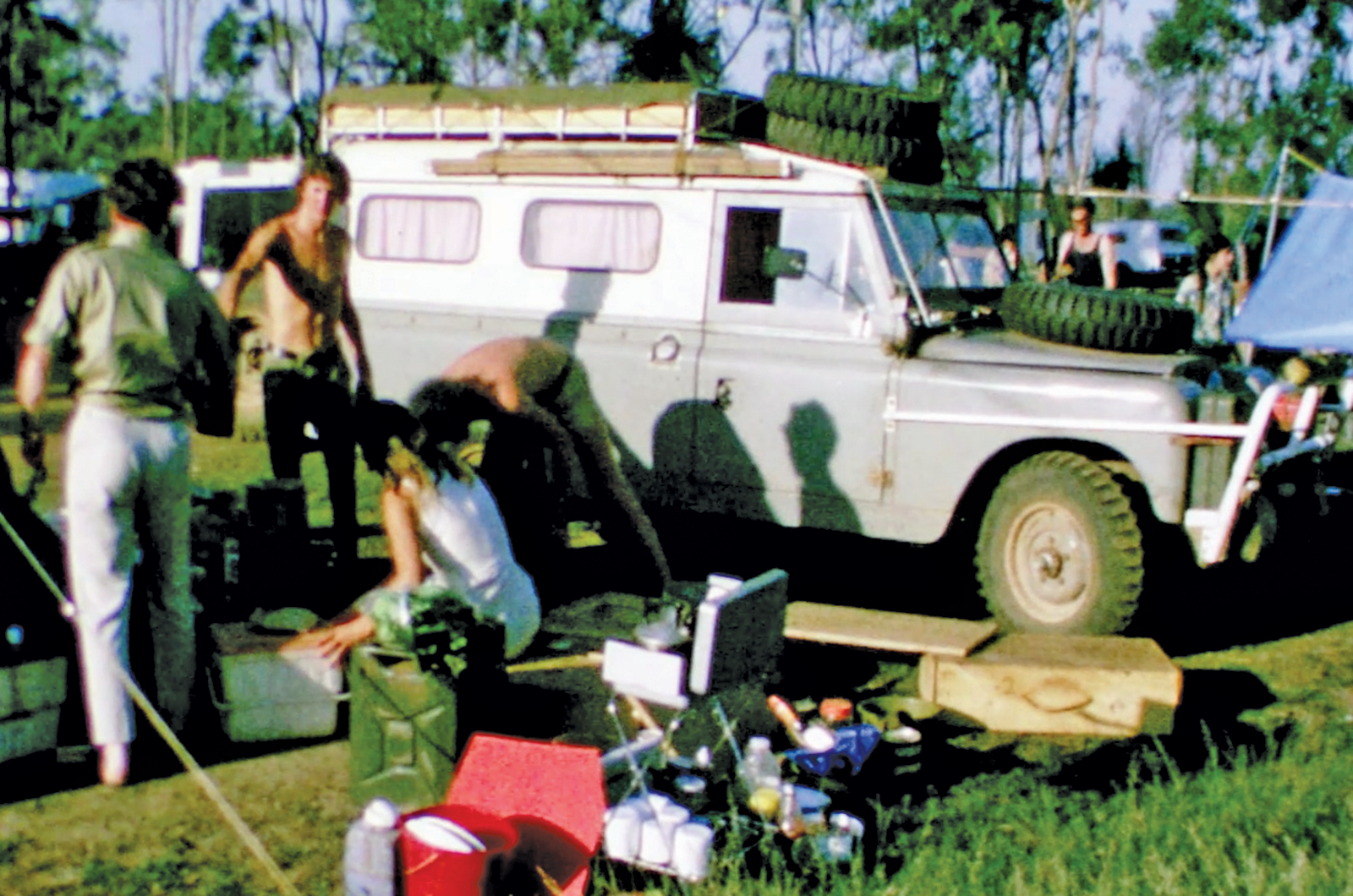 Classic & Sports Car – The Land-Rover that lapped Australia four times