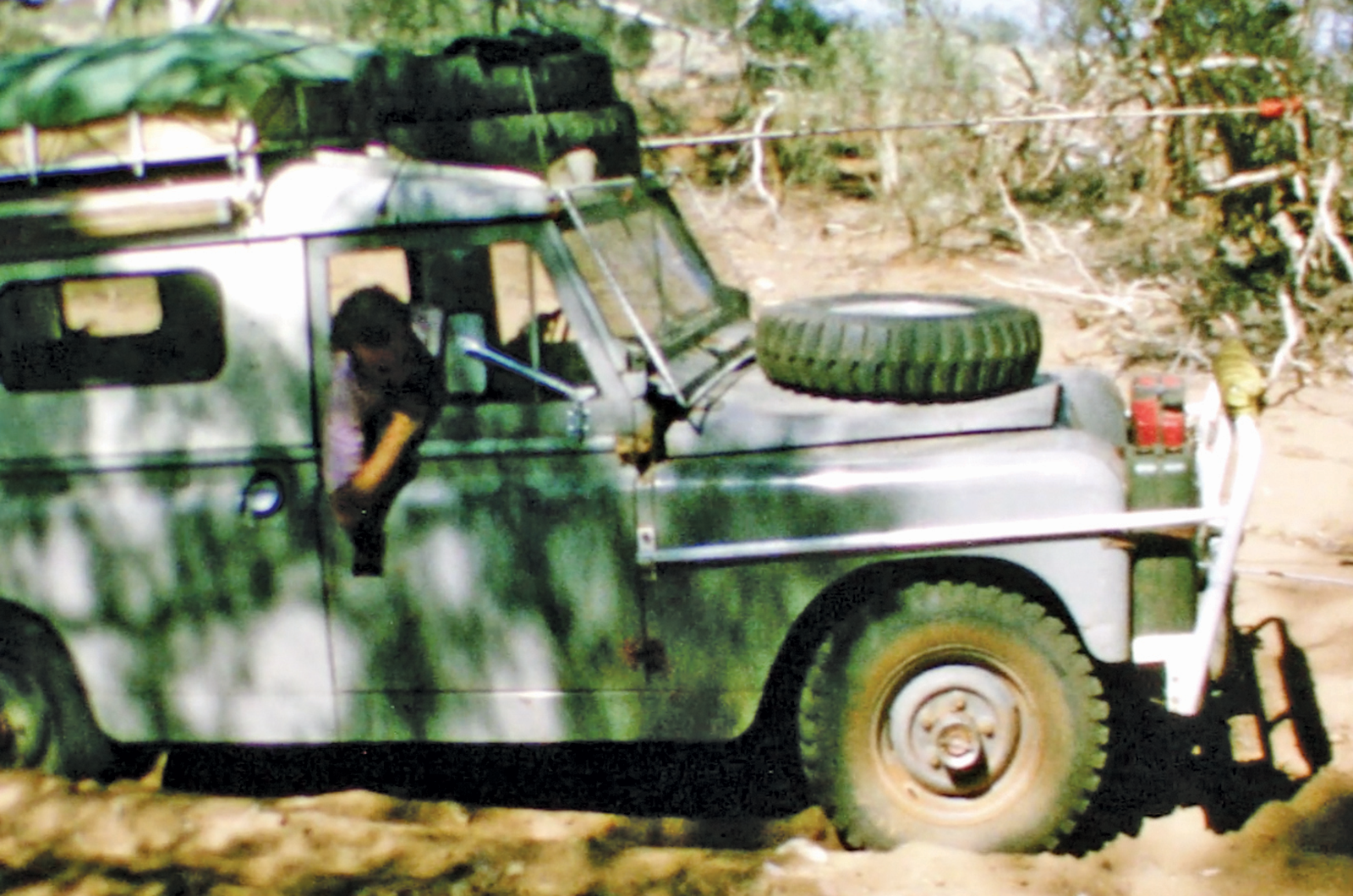 Classic & Sports Car – The Land-Rover that lapped Australia four times