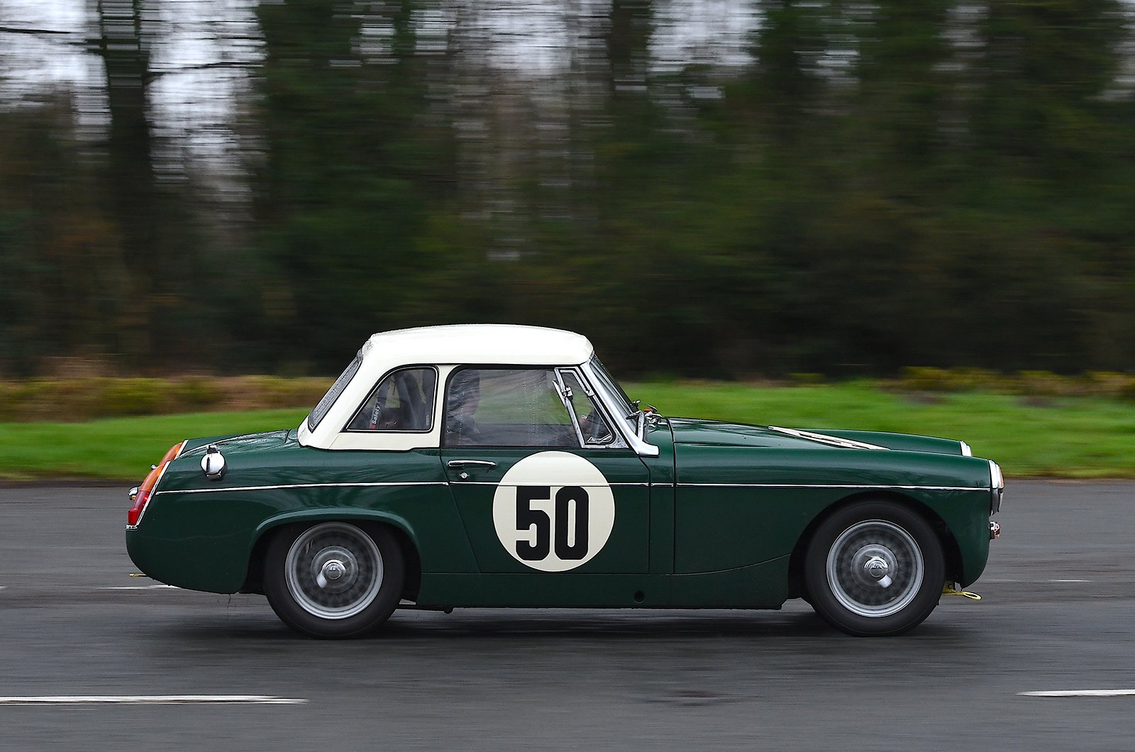 Classic & Sports Car – MG Midget racer: small victories