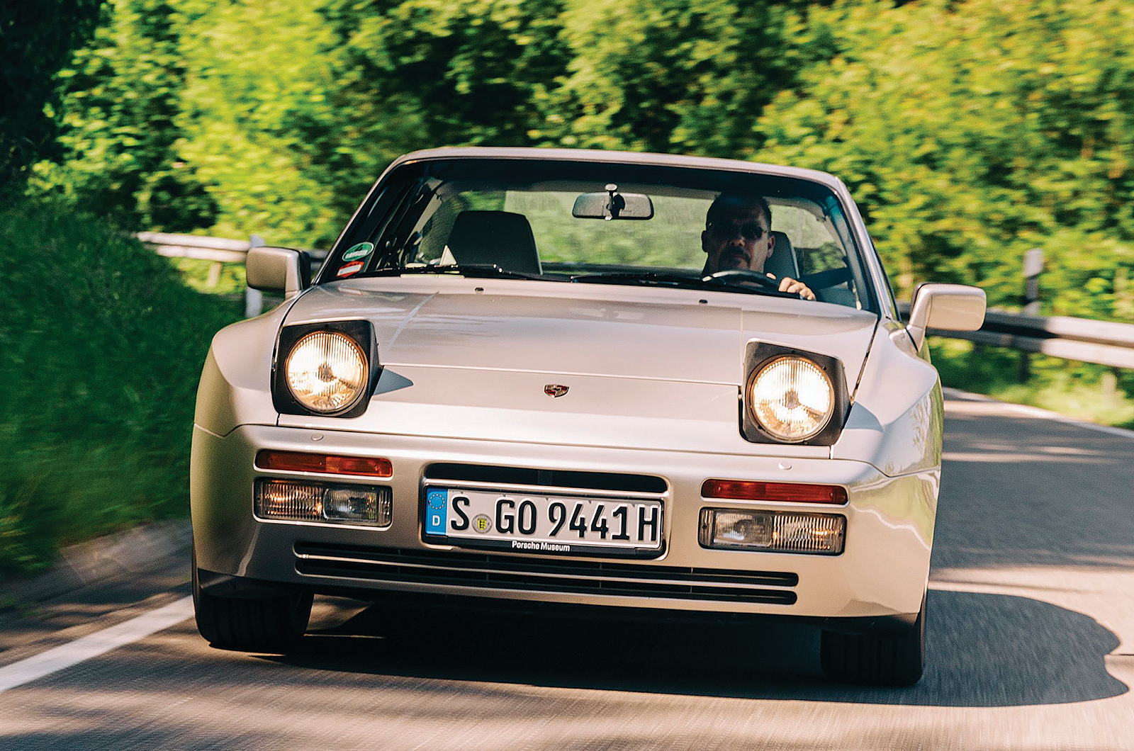 Classic & Sports Car – Porsche 944 turbo: under pressure