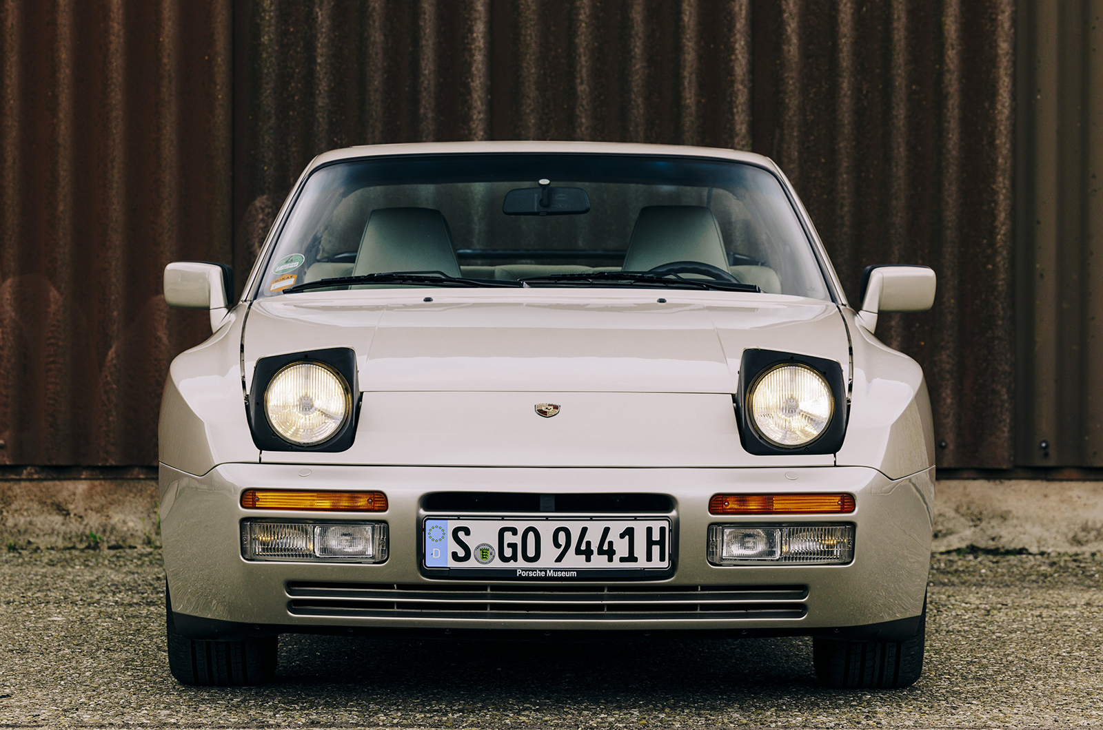 Classic & Sports Car – Porsche 944 turbo: under pressure