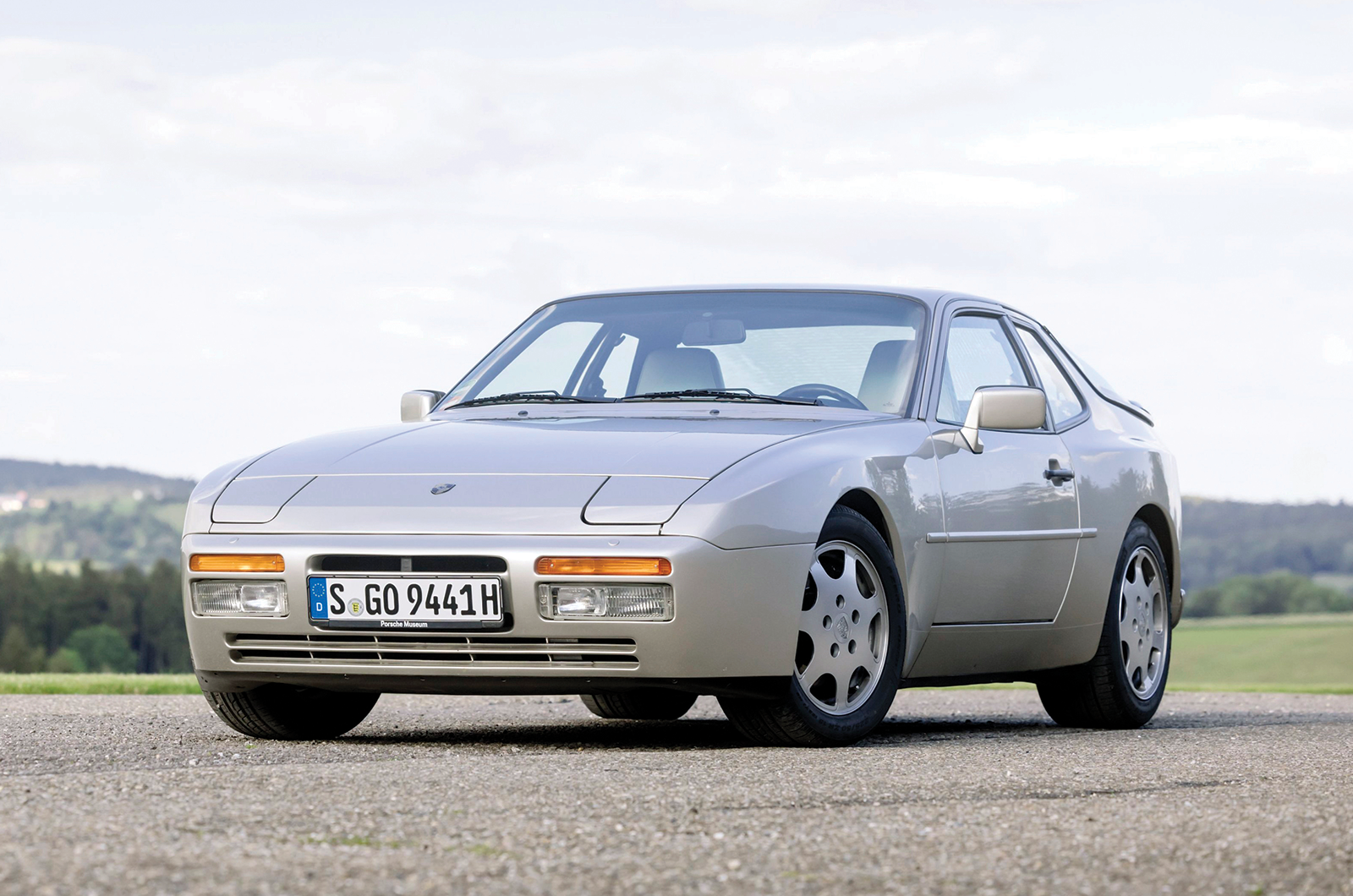 Classic & Sports Car – Porsche 944 turbo: under pressure