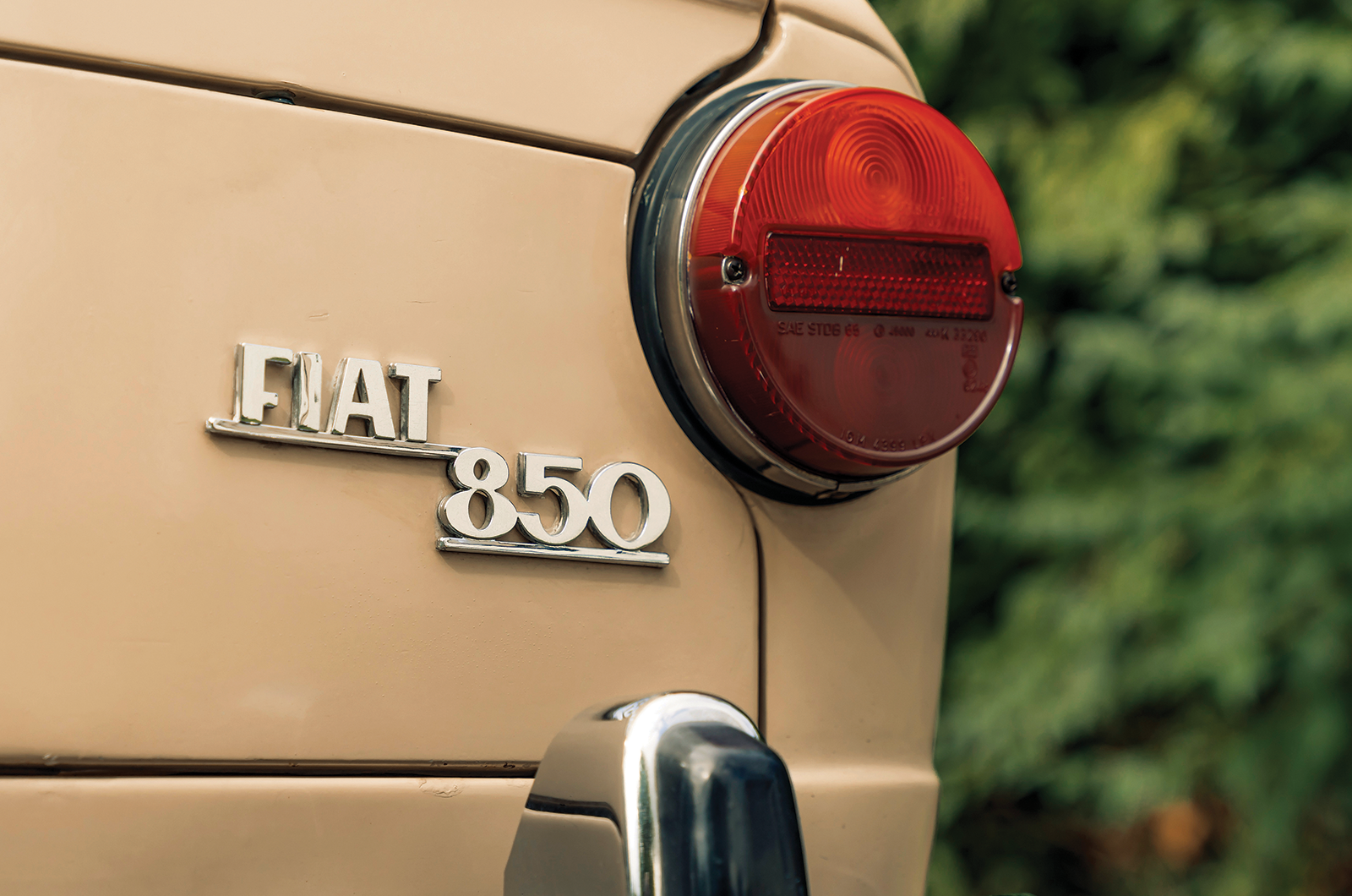 Classic & Sports Car – Fiat 850 family: people’s choice