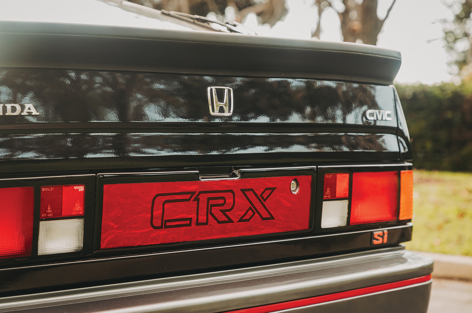 Classic & Sports Car – Honda CRX Si vs Civic Si: absolutely buzzing