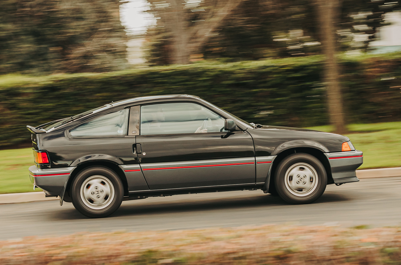 Classic & Sports Car – Honda CRX Si vs Civic Si: absolutely buzzing